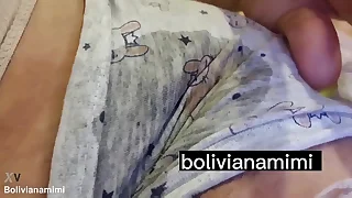 Operada y llena de ganas... picayune aguante y tuve q masturbarme.... quieres ver como moje mi short? Entra en bolivianamimi.tv